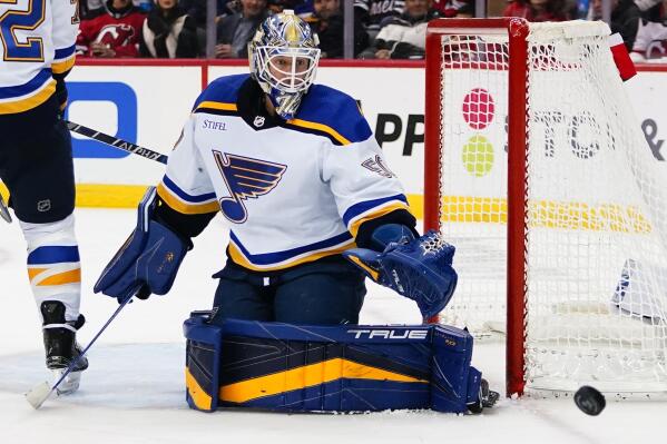 Blues shop binnington jersey